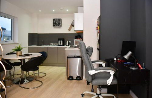 Cardiff Bay Retreat Sleeps 4 Parking - Pass the Keys - Foto 16