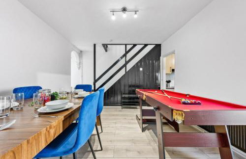 3 Beds Home walking distance from Shirley High Street - sleep 7 - Free Parking - Pool Table - 50" TV - Foto 11