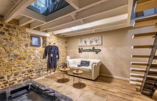 Au domaine des anges, 3 gîtes luxueux avec Jacuzzi privatif, sauna, mini-piscine, piscine extérieure chauffée en saison - Foto 48