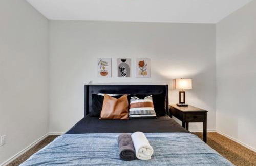 City Gem 4BR with POOL Sleeps 8 - Foto 22