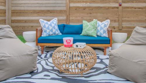 Houston Entertainment Haven - Photo 5