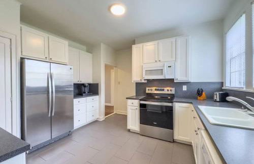 New Comfy Bungalow on Washington-Dedicated Office - Photo 5