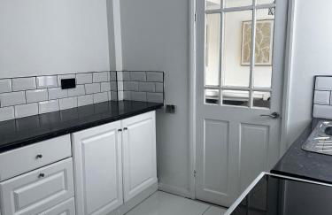 Hartlepool-3 bd House-Sleeps5-Free Parking,Netflix - Photo 7