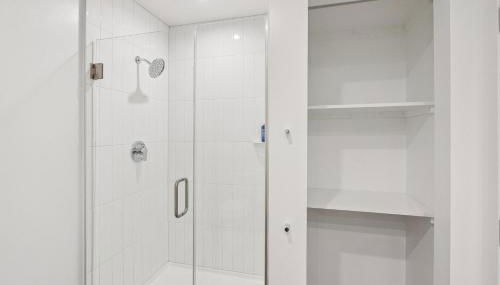 Placemakr Downtown Phoenix - Foto 4, Shower
