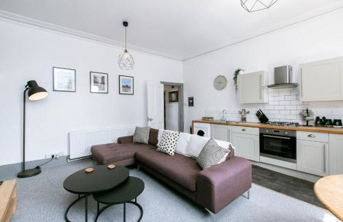Peaceful Apartment - Dedicated Free Parking - Walk to Centre, Uni, Hosp - Business and Leisure - Contact For Long Stays - Foto 3