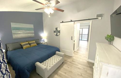 B Lakefront! Remodeled, Boat Slip, Patio Views, Pool, Boat Ramp, WIFI - Foto 17