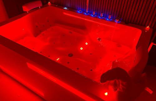 Secret LoveRoom - SpaBalnéo, Lit King Size, CLIM, Chic, calme et discret, 2 personnes - Foto 17