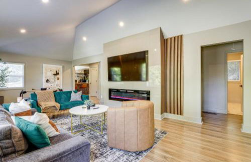 Decatur Gem Modern Kitchen, Deck and Fireplace! - Foto 1