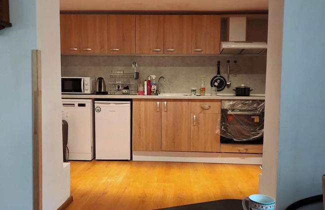 2 Bed Villa - Sleeps 7 - Private Garden - Parking - Photo 5