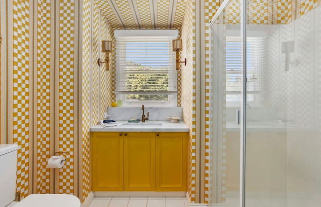 Portsea Paradise Pool and Tennis Court - Photo 18