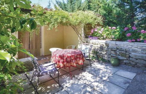 Awesome Home In Crillon Le Brave - Foto 13