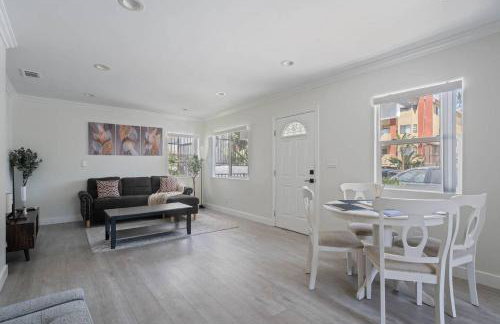 Serene Home in Central Burbank - Foto 1