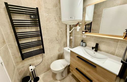 Évasion chic à Aucamville - Parking Privé - CLIM - Photo 11