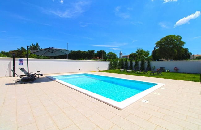 Elegant Villa With Private Pool in Bale - Foto 28