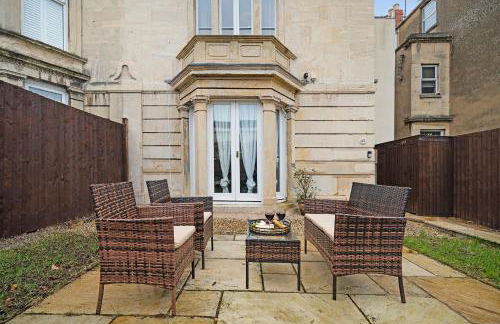 4 bedroom home with Garden, Game room, Parking- Esho Stays - Foto 36