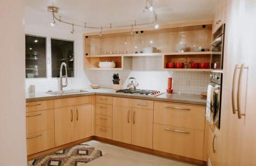 Unique Sculptured House with Private Beach Access - Foto 5