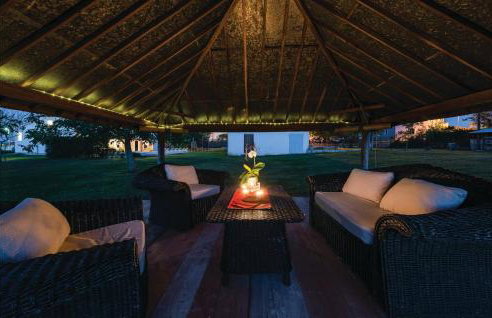 Amazing Home In Frkeci With Wifi - Foto 14