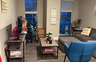 Lux High Rise one stop 2 bedroom private Share kitchen Professional Respected apartment - Foto 1