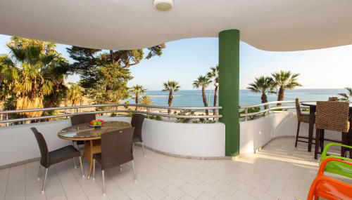 Villa Venecia, Apartamento de Lujo en 1º línea de playa + parking - Photo 5