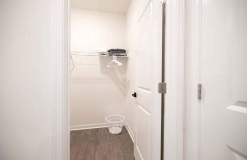 4 Min to Downtown - 10 to Elon - Washer and Dryer - Foto 23