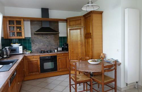 Maison avec jardin au centre de Nancy avec borne de recharge voiture électrique - Foto 4