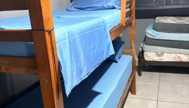 Residencial Casas 1 e 2 quartos Tv Ar Estacionamento Wifi Próximo ao Centro e Paraguai - Foto 5