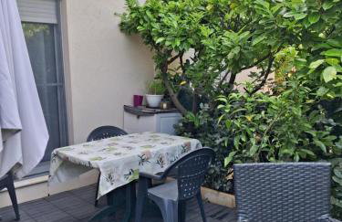 T2 Bord de mer avec jardin et piscine - Foto 9