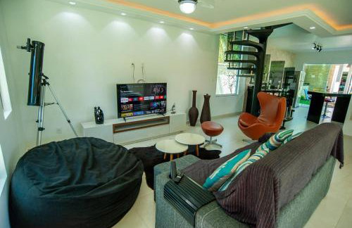 Casa com Piscina, Quadra de Areia e Churrasqueira - Foto 7