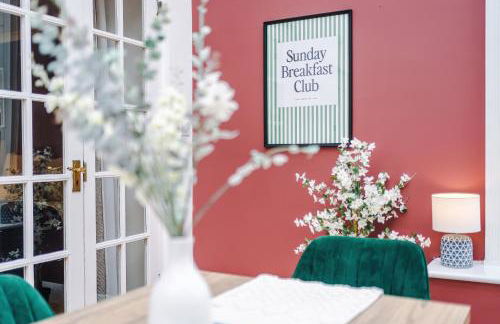 Stylish 4 Bedroom Home in Port Sunlight with 7 Beds Perfect for Business Bookings and Groups - Foto 15