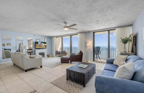 New Listing! Dog-friendly direct oceanfront with private balcony and heated rooftop pool - Foto 1