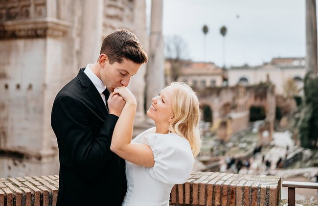 Wedding Honeymoon Photoshoot in Rome - Photo 26