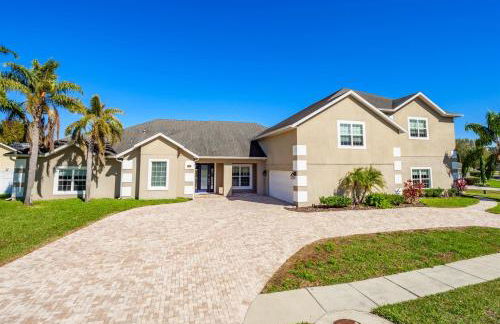 Luxury Mansion Pool Hot Tub Theater Outdoor Kitchen BBQ GM RM 2 Miles Disney - Foto 11