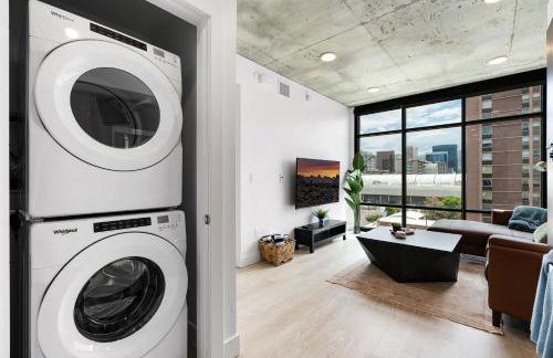 Exceptional 1BD BA-PoolHotTubGymParking- Downtown! - Foto 24