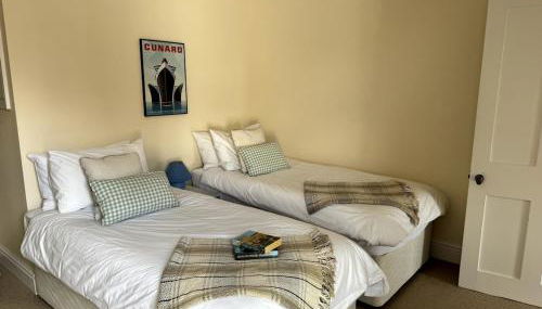 Gulls, charming seaside cottage, centrally located - Photo 5