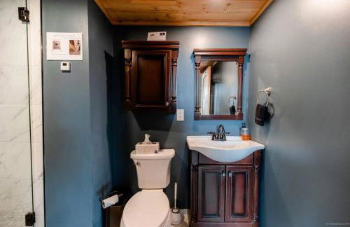 The Chalet - Spacious 7 bedroom near Sugarloaf, on Snowmobile and UTV trails, Hiking, Golf and Flagstaff Lake across the street - Foto 35