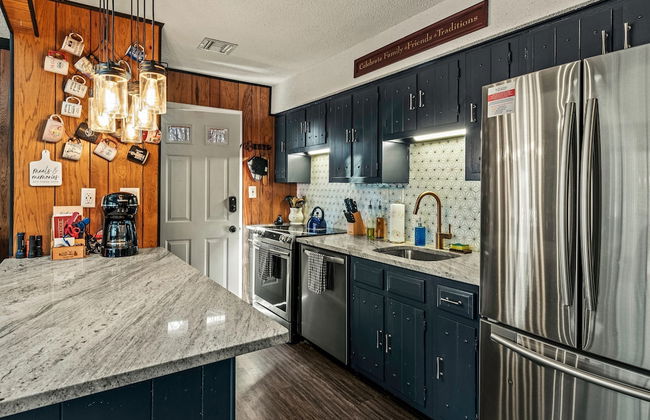 Mountain Magic by Avantstay Firepit Game Room - Pool Table Foosball - Foto 7