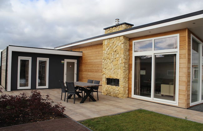 Chic Home With Sauna - Photo 36