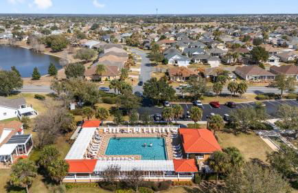 Villages Villa - Prime Location - Fenced Yard - Foto 44