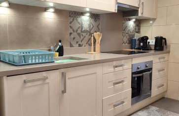 2 bedroom, Sea Front Complex w Pool and private garden - Foto 14