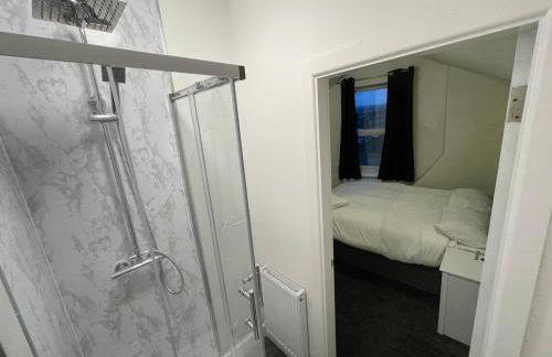 Modern Five Bed Long Stays and Contractors Welcome - Foto 11