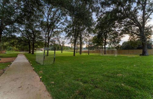 Pickleball & mini-golf, Pool/Spa, Epic Gameroom! - Photo 61