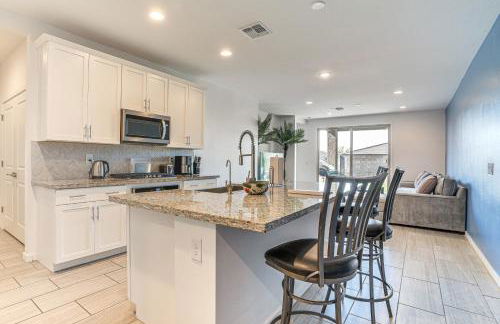 Near Parks and Golf Surprise Home with Pool Access! - Foto 10