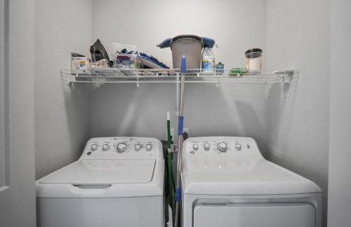 Southern Mermaid Cottage- Pet Friendly Fenced - Photo 31