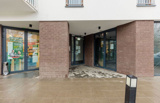 Glamour Studio by Renters Prestige - Photo 29