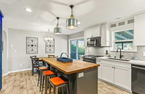 Spacious Family Home with Garage Game Room and Office! - Photo 13