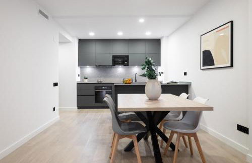 ApartsNouBcn Equador Les Corts - Photo 10