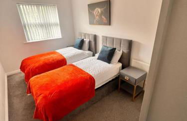 5 bedroom 3 Bathroom townhouse,Parking, Netflix, Pool table, Wifi,Nr Sandwell Hospital and train station - Foto 6