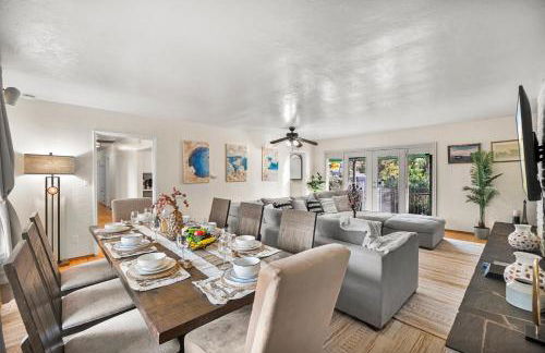 Entire Private Home with 4 Bedrooms 2 Bathrooms, Spacious, Lux King Bed, Ranch Style, Prime Area, Available Now - Photo 26