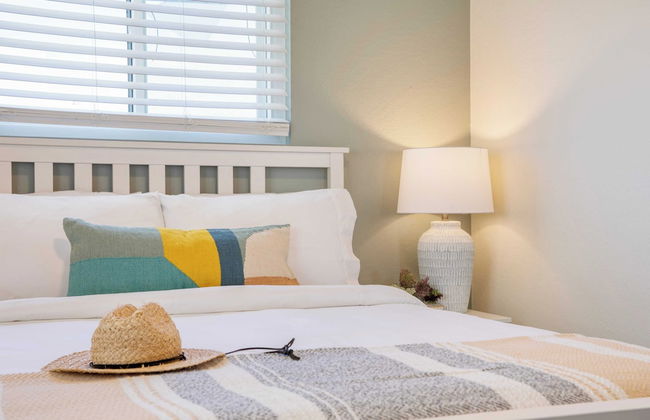 Surfrider II by Avantstay Walk to the Beach + Balcony - Photo 16