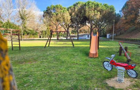 Lovely Home In Vidreres With Kitchen - Foto 8